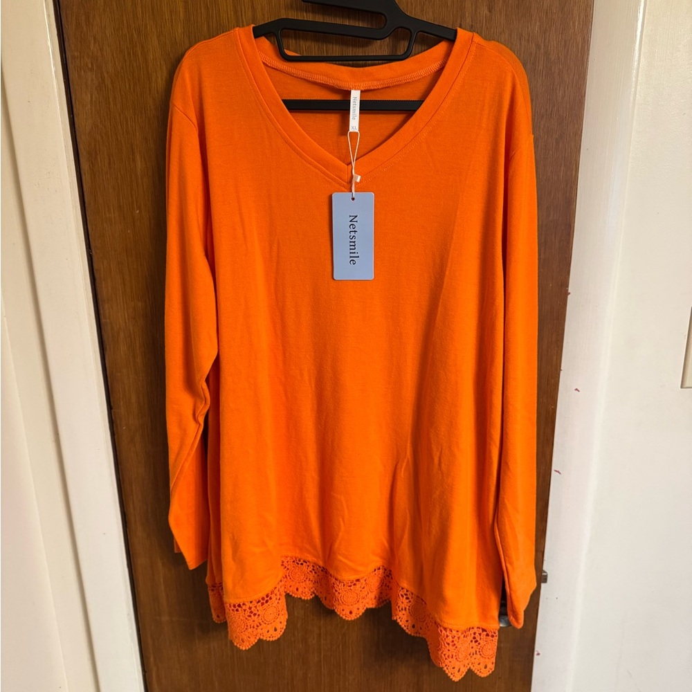 New With Tags Size XL Long Sleeve V-Neck Top With Bottom Lace Detail